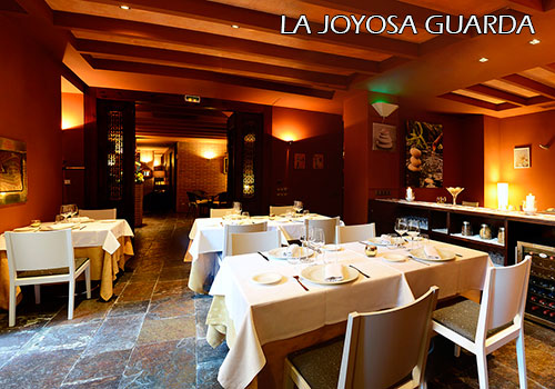 La-Joyosa-Guarda-dinning-room