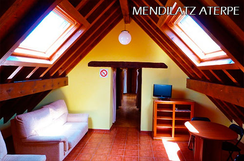 Mendilatz-Aterpe-sala-de-estar