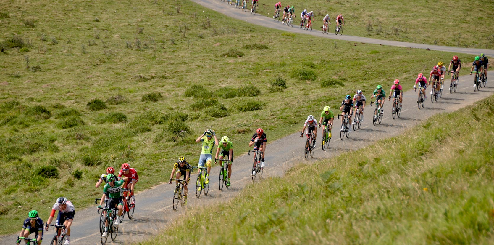 Grupeta de bikers en Aralar